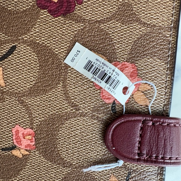 Floral Patterned Notebook with Snap Closure - Picture 7 of 7